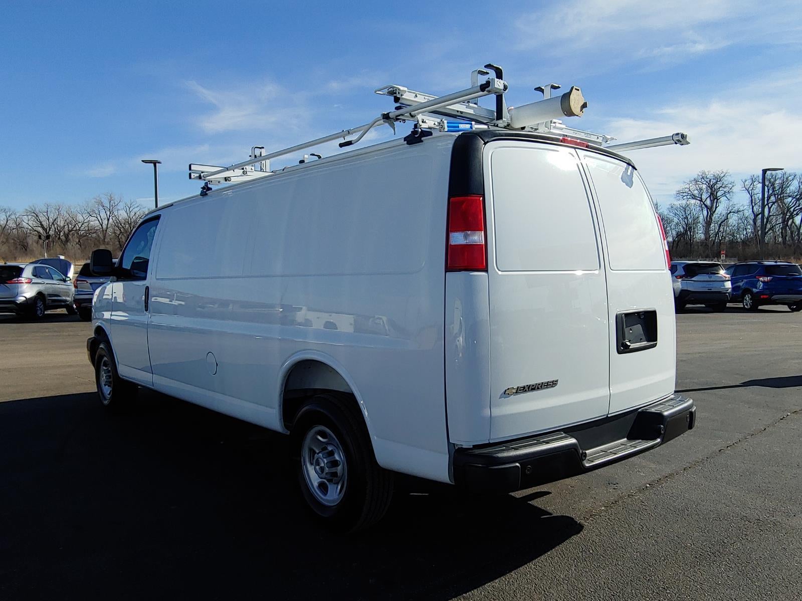 2025 Chevrolet Express Cargo WT