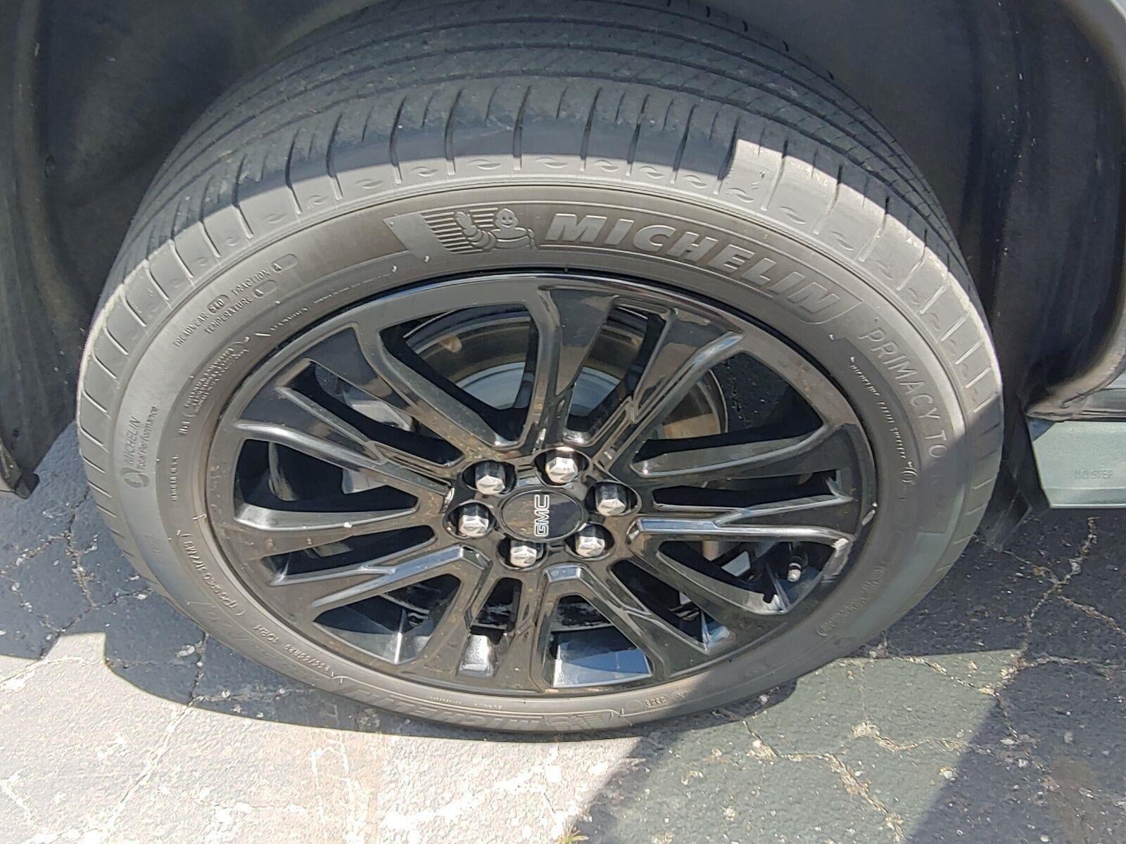 2023 GMC Acadia SLE