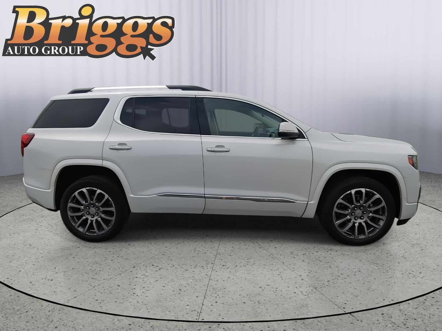 2023 GMC Acadia Denali