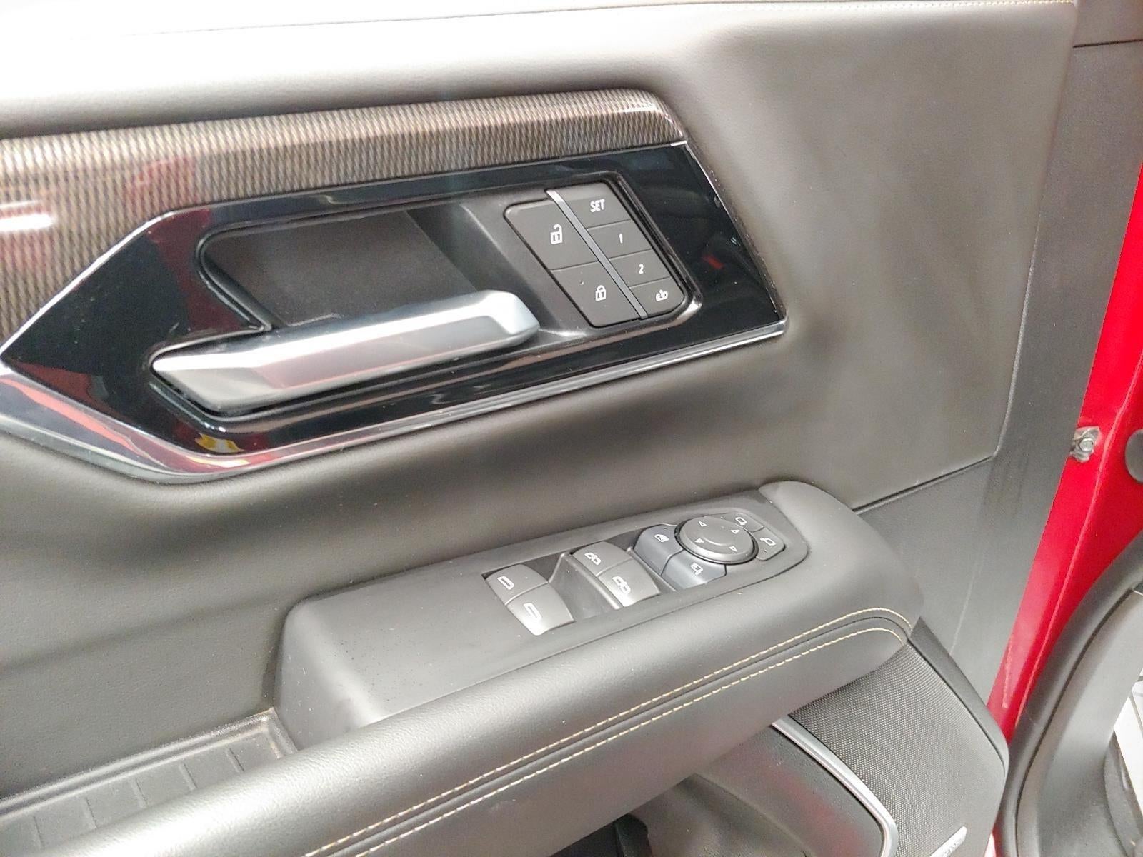 2025 GMC Yukon Elevation