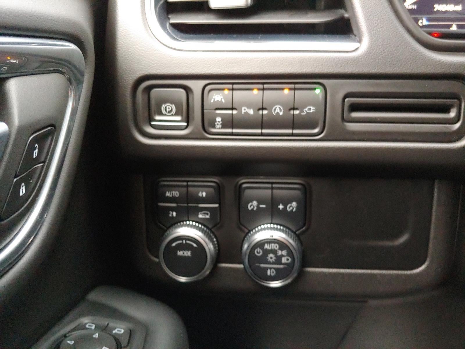 2022 GMC Yukon XL SLE