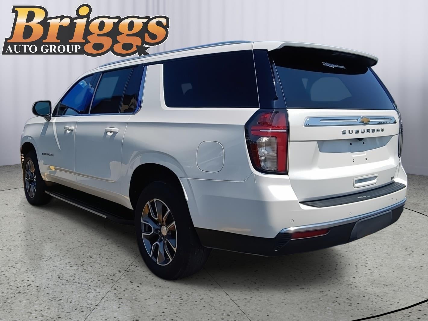 2023 Chevrolet Suburban LT