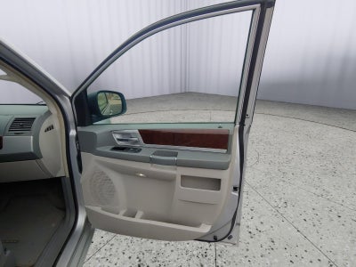 2010 Chrysler Town & Country Touring