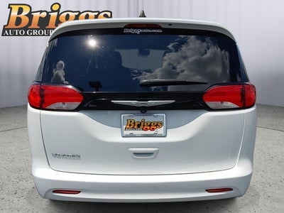 2023 Chrysler Voyager LX