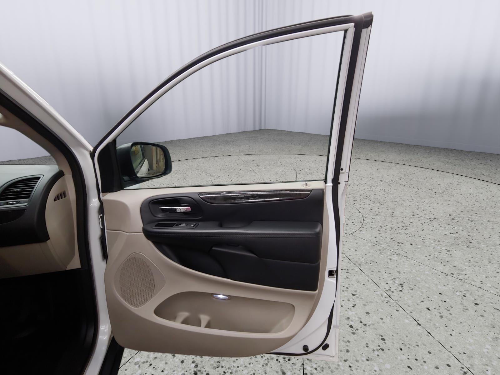 2016 Dodge Grand Caravan American Value Pkg