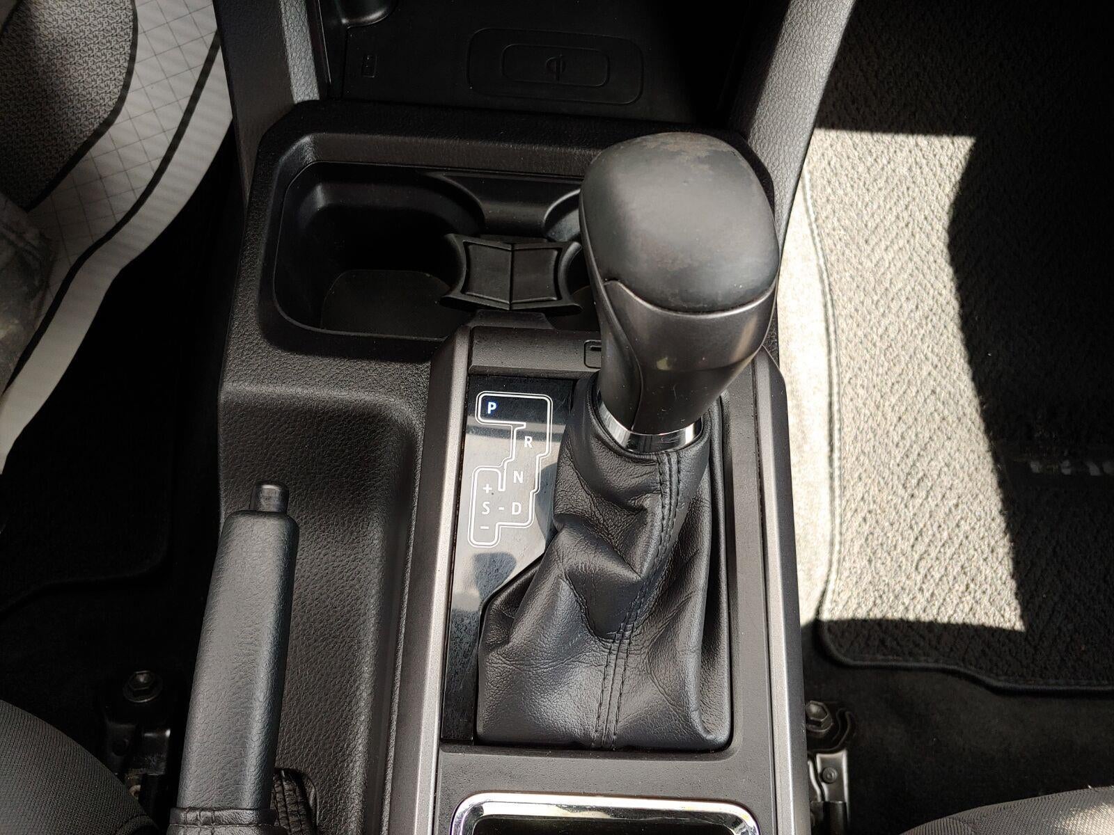 2016 Toyota Tacoma SR