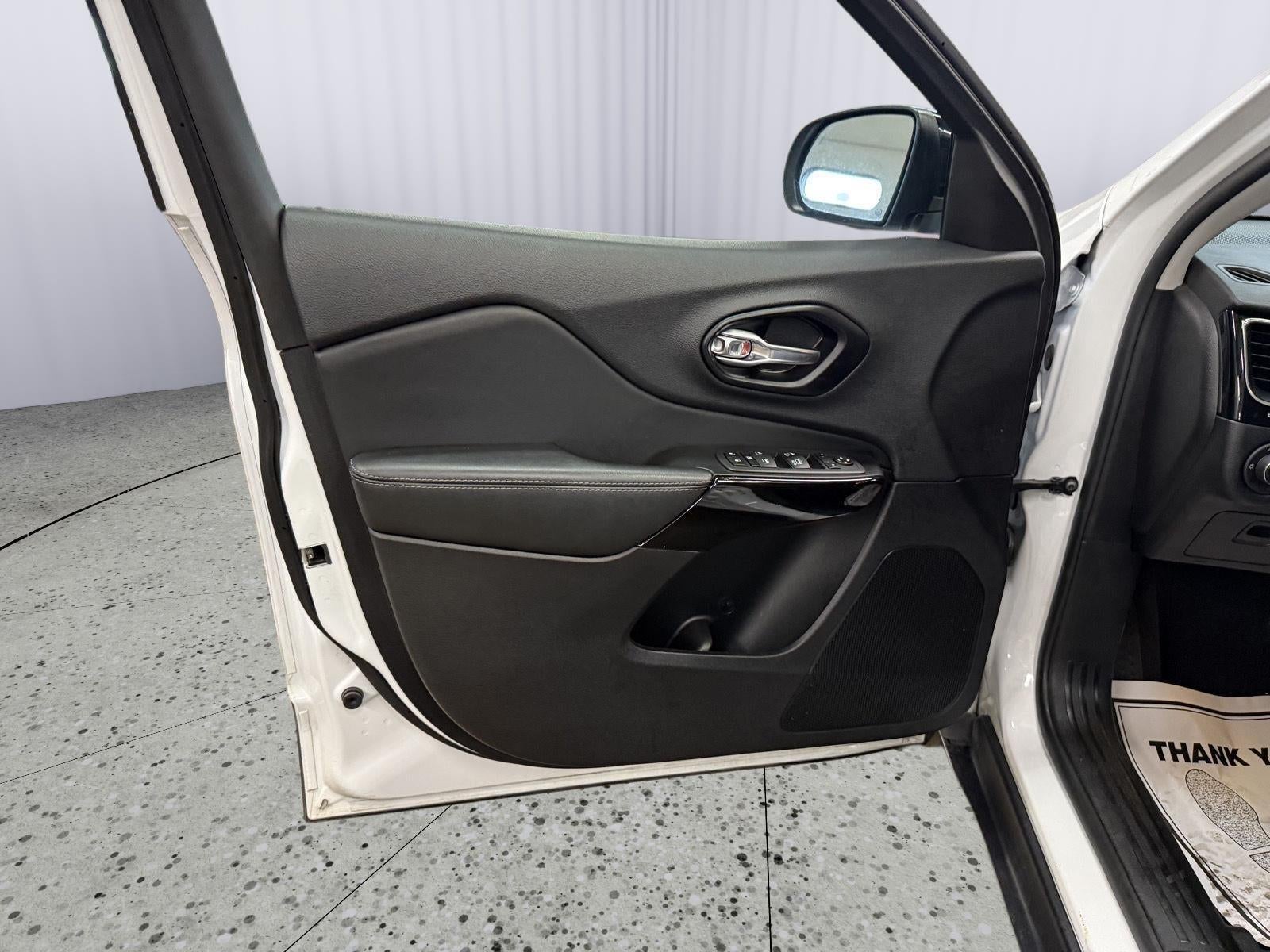 2023 Jeep Cherokee Altitude Lux