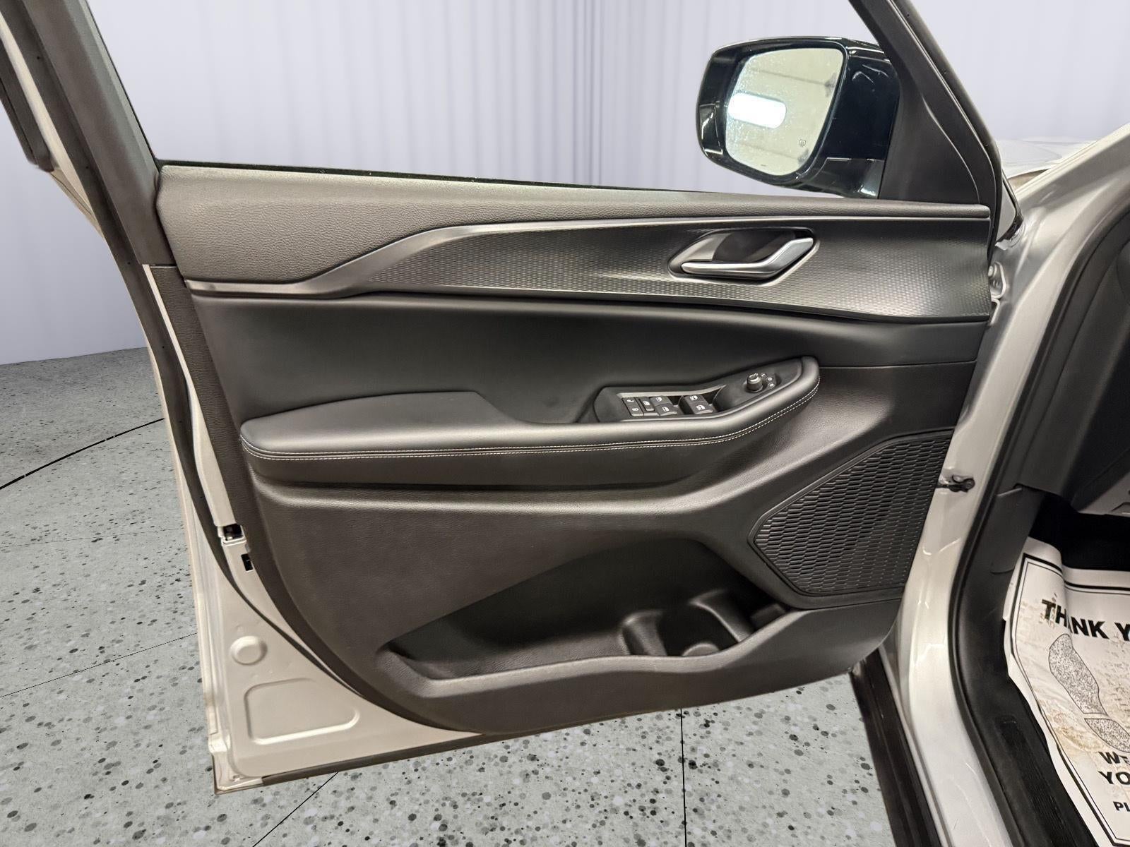 2024 Jeep Grand Cherokee L Altitude 4x4