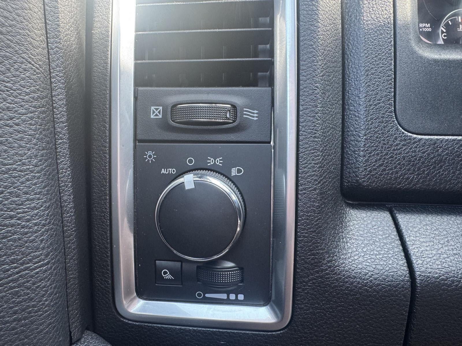 2024 RAM Ram 1500 Classic Warlock Crew Cab 4x2 5'7' Box