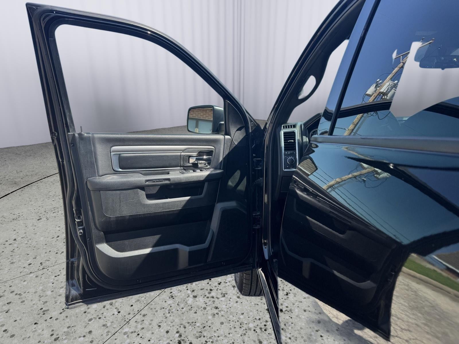 2024 RAM Ram 1500 Classic Warlock Crew Cab 4x2 5'7' Box