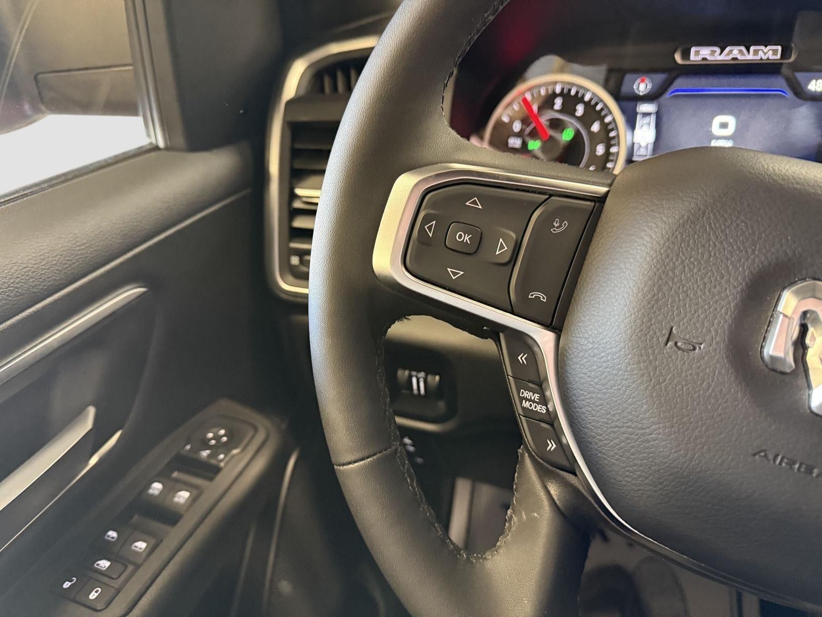 2025 RAM 1500 Big Horn Crew Cab 4x4 5'7' Box