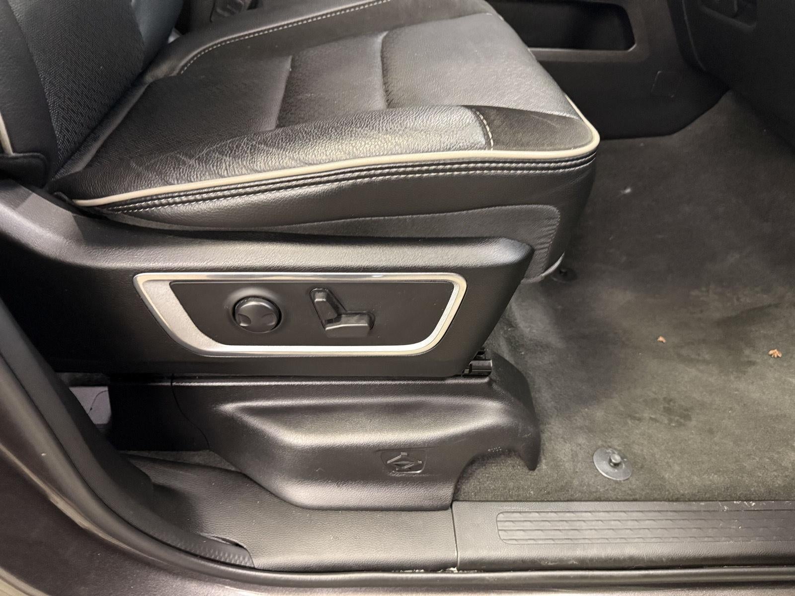 2023 RAM 1500 Laramie Crew Cab 4x4 5'7' Box