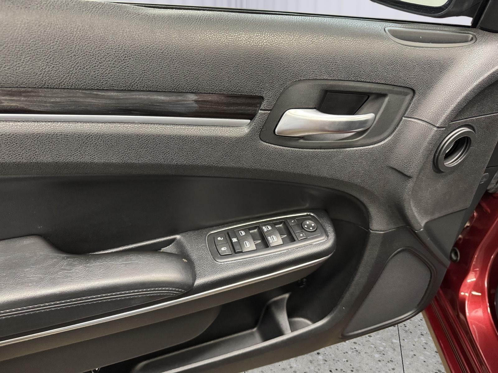 2016 Chrysler 300 Limited