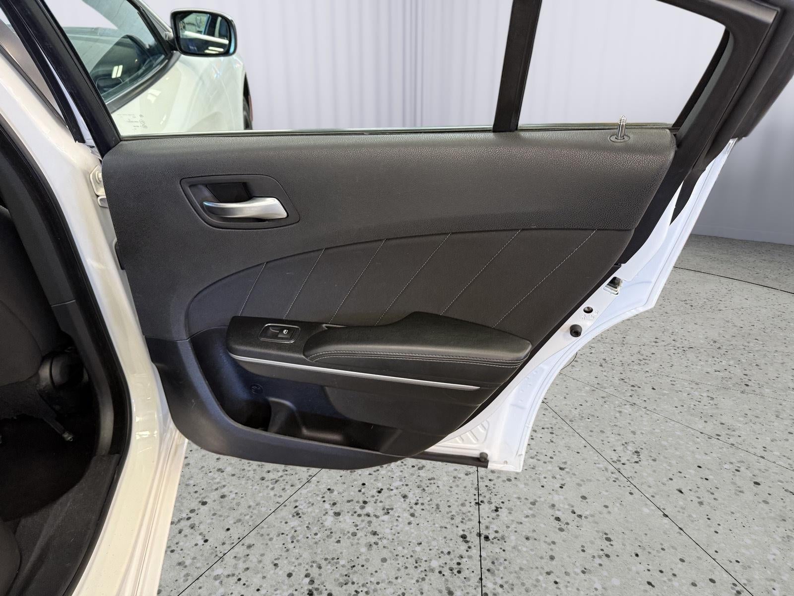 2020 Dodge Charger SXT RWD