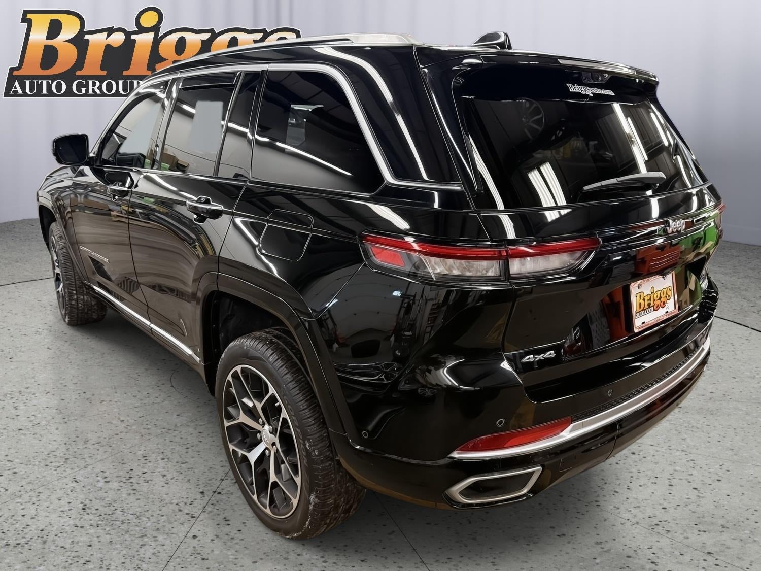 2022 Jeep Grand Cherokee Summit Reserve