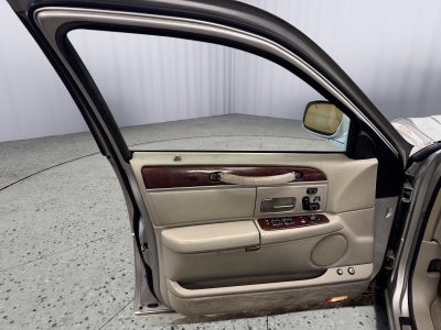 2003 Lincoln Town Car Cartier