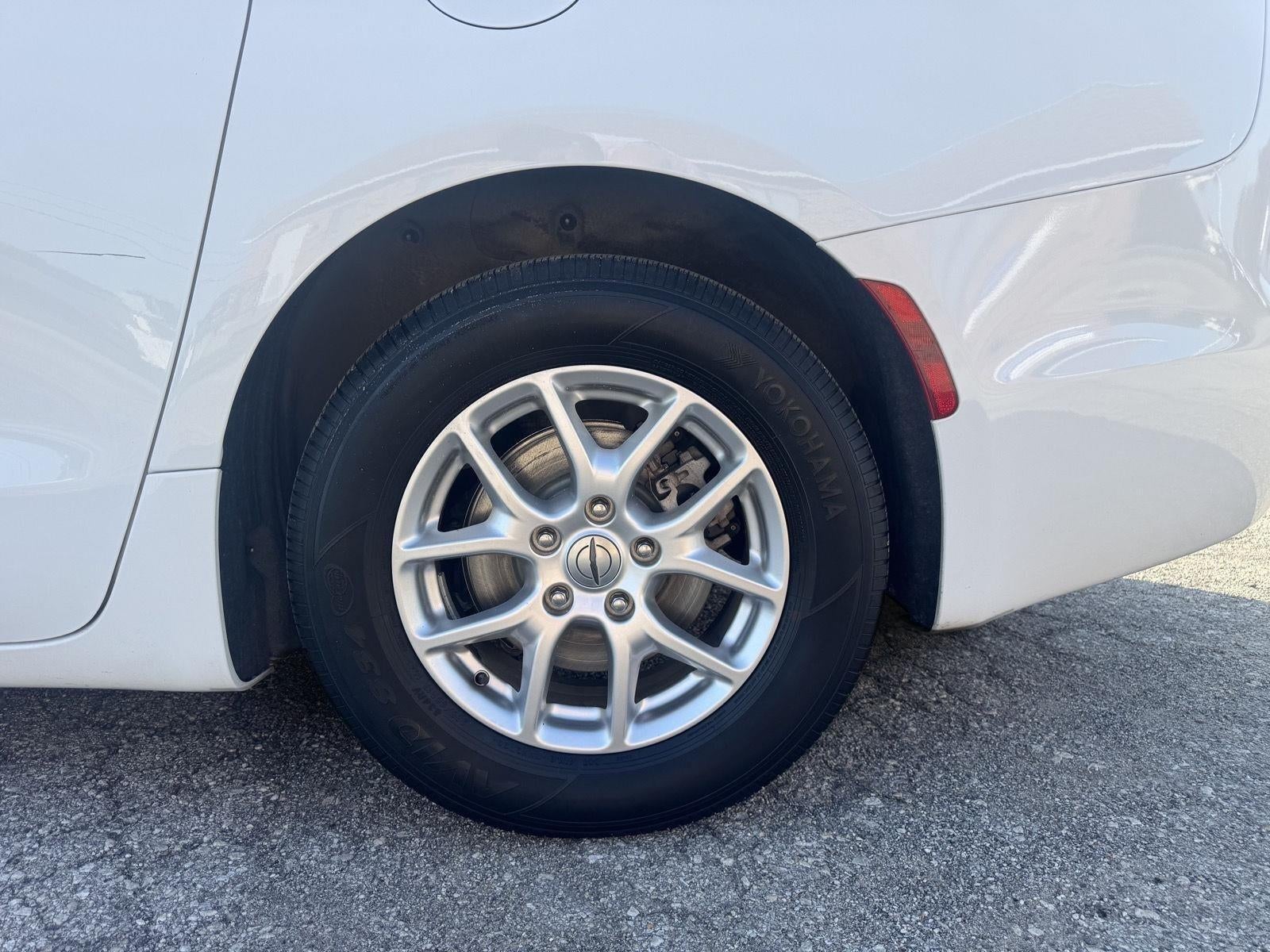 2023 Chrysler Pacifica Touring L