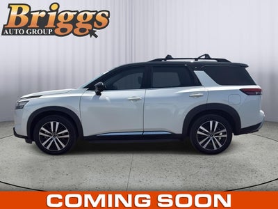 2023 Nissan Pathfinder Platinum