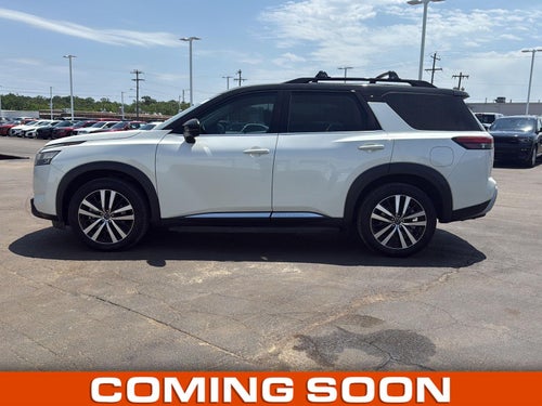 2023 Nissan Pathfinder Platinum