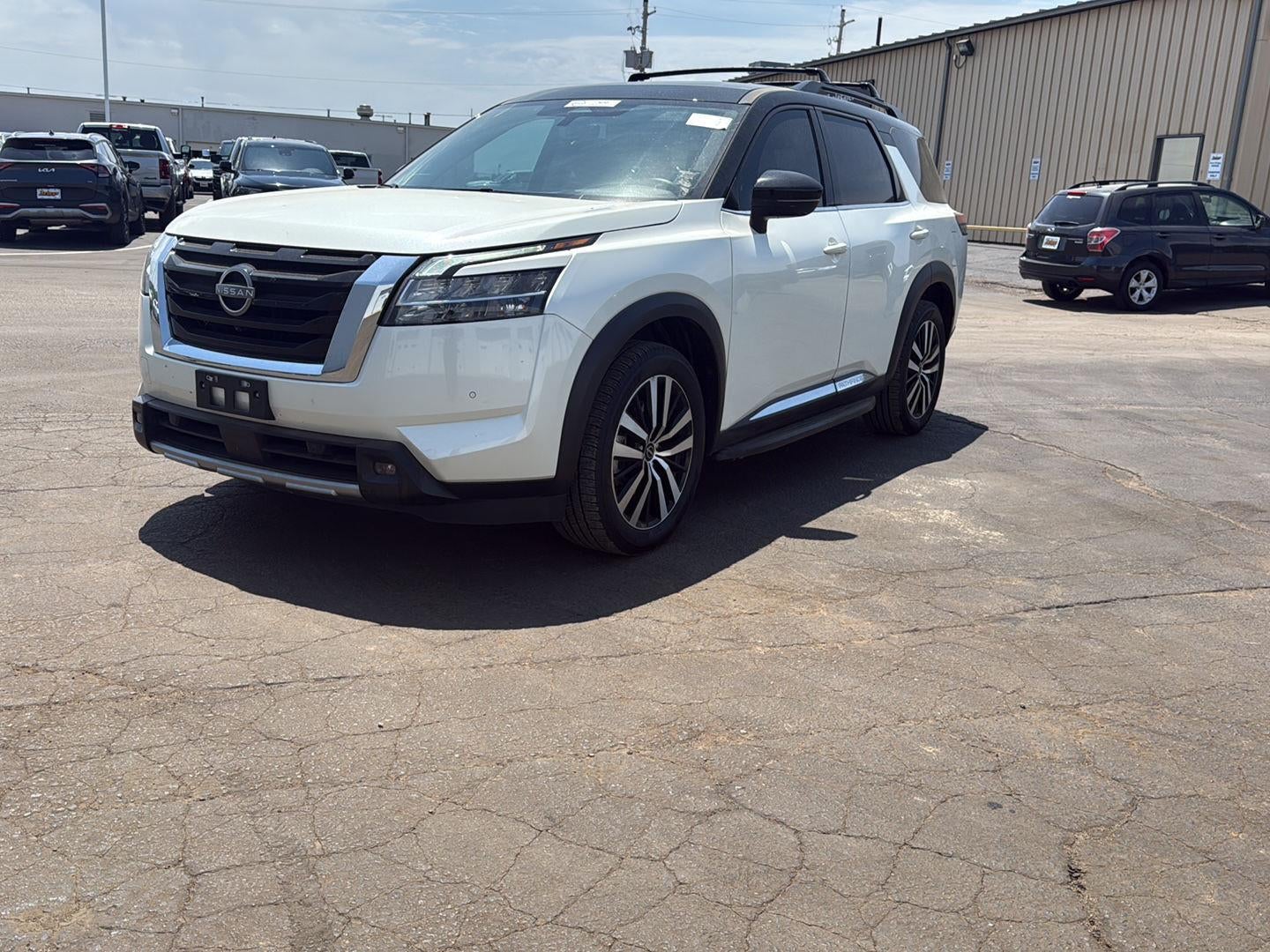 2023 Nissan Pathfinder Platinum