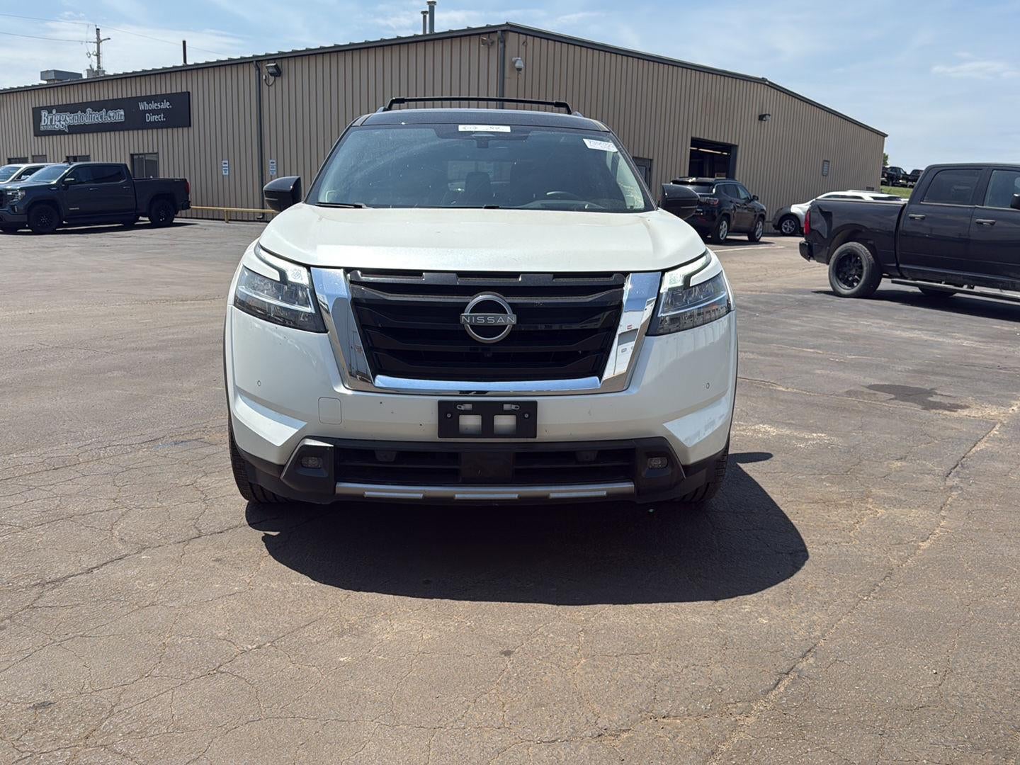 2023 Nissan Pathfinder Platinum