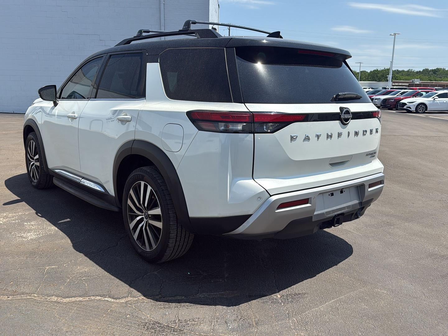 2023 Nissan Pathfinder Platinum