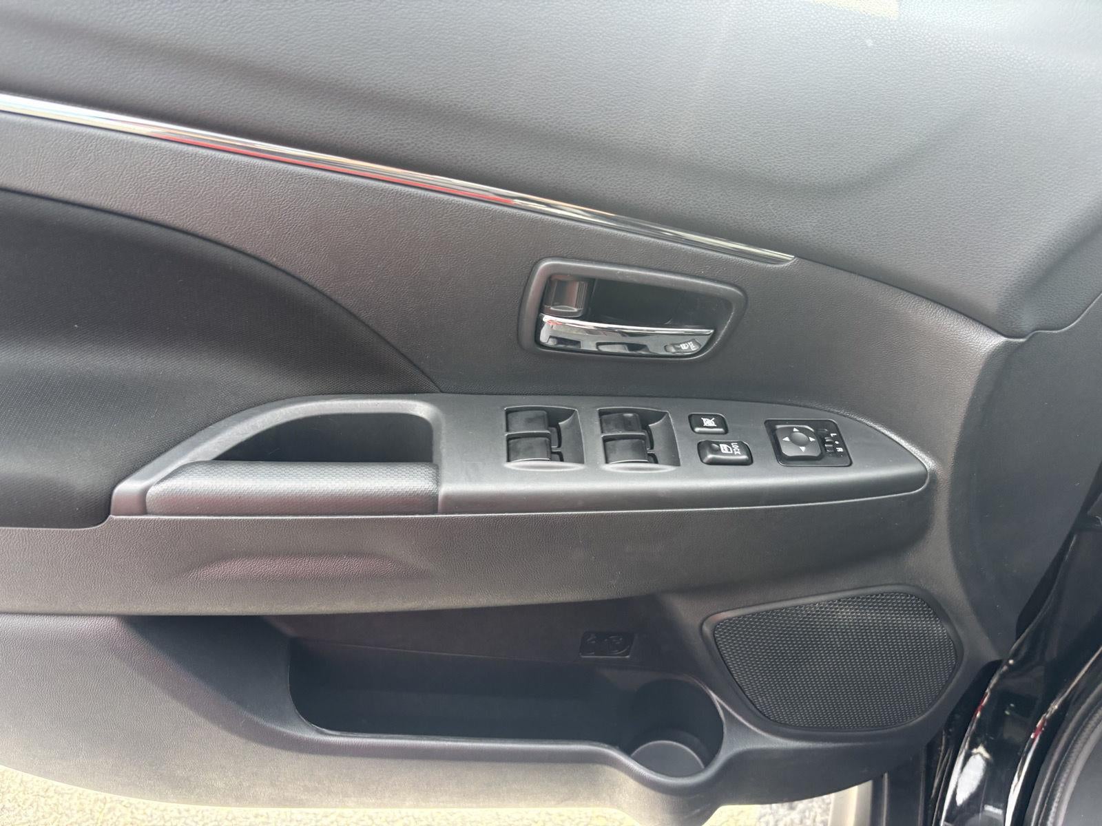 2025 Mitsubishi Outlander Sport SE