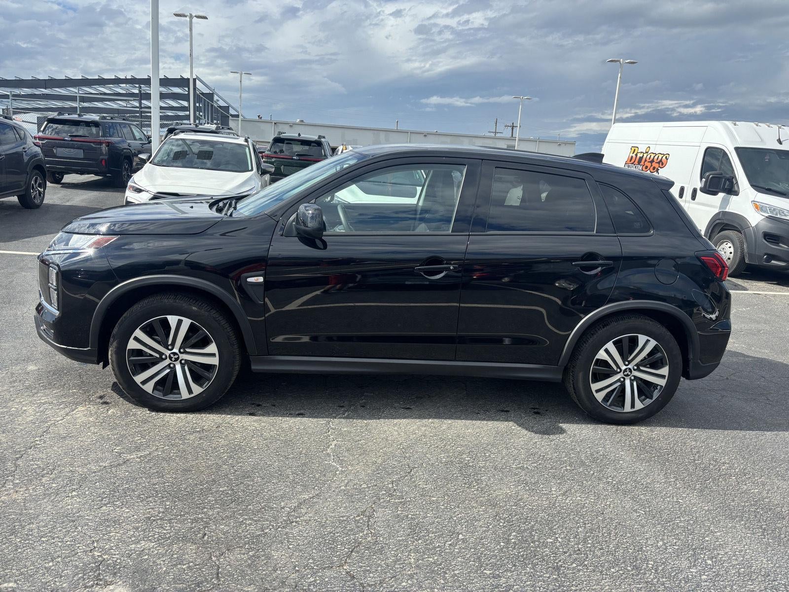 2025 Mitsubishi Outlander Sport SE