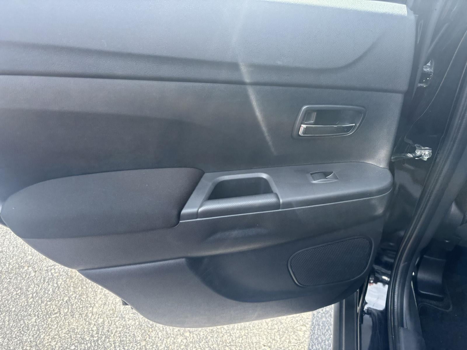 2025 Mitsubishi Outlander Sport SE