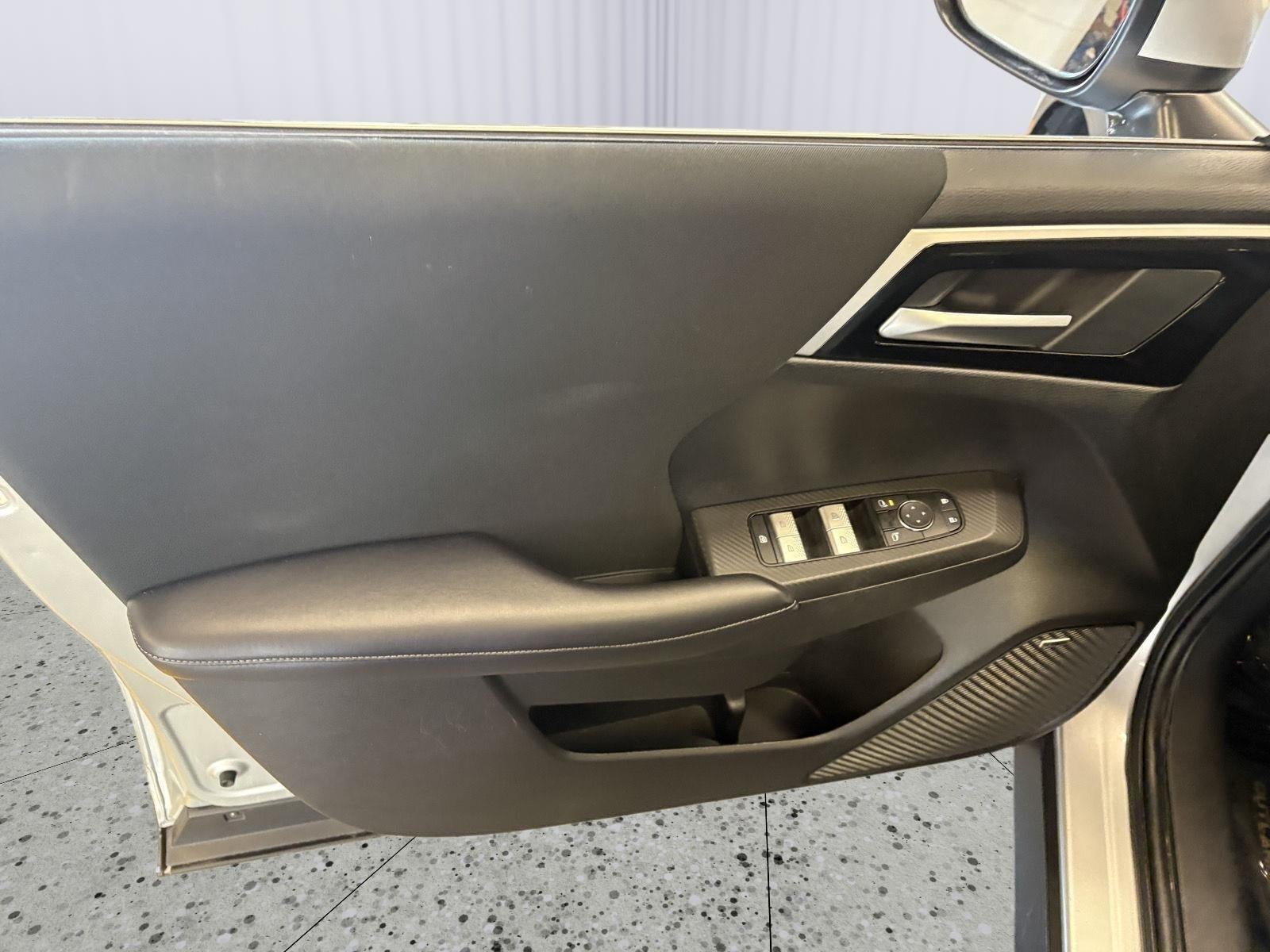 2025 Mitsubishi Outlander ES