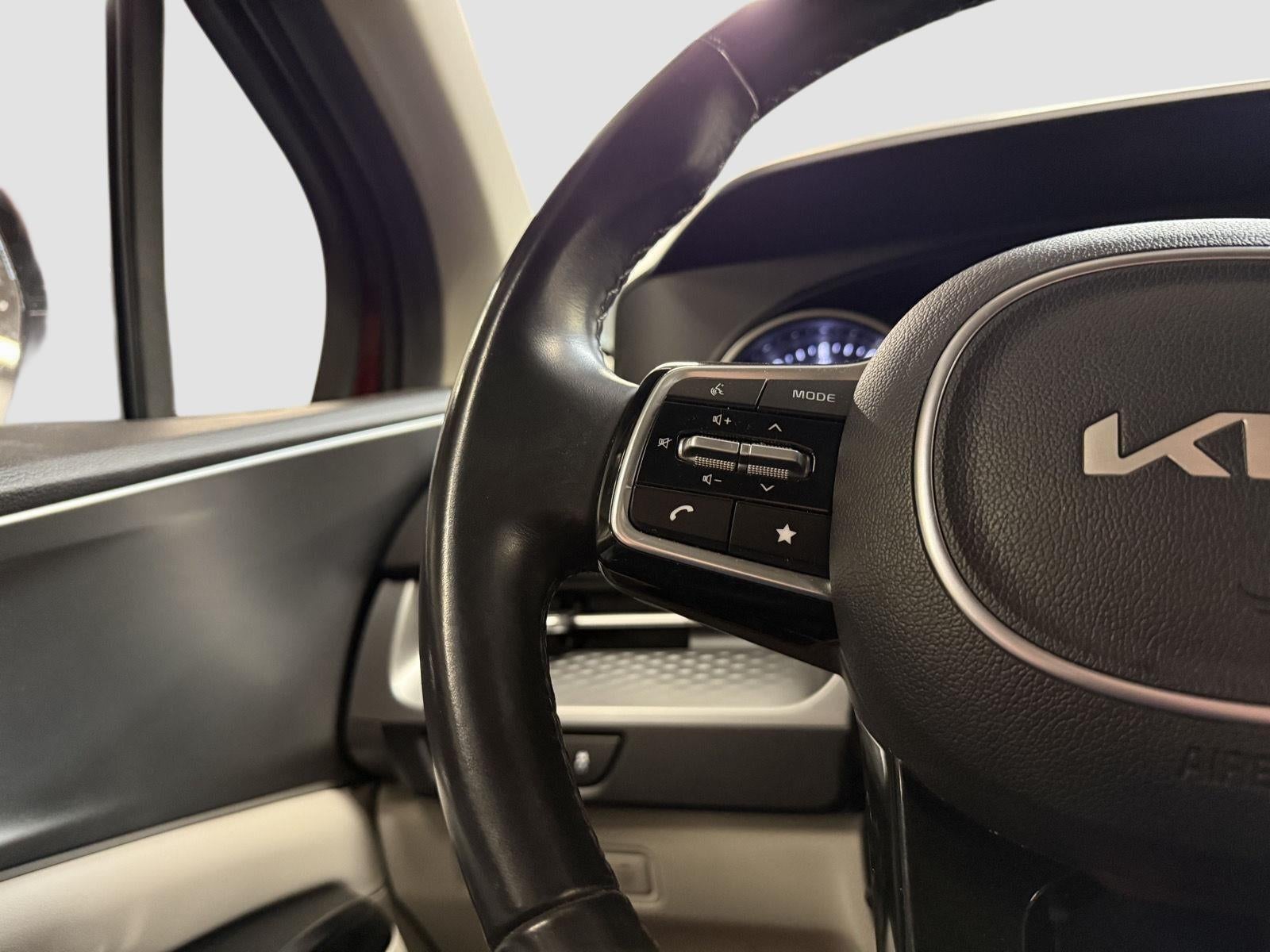 2023 Kia Carnival LX