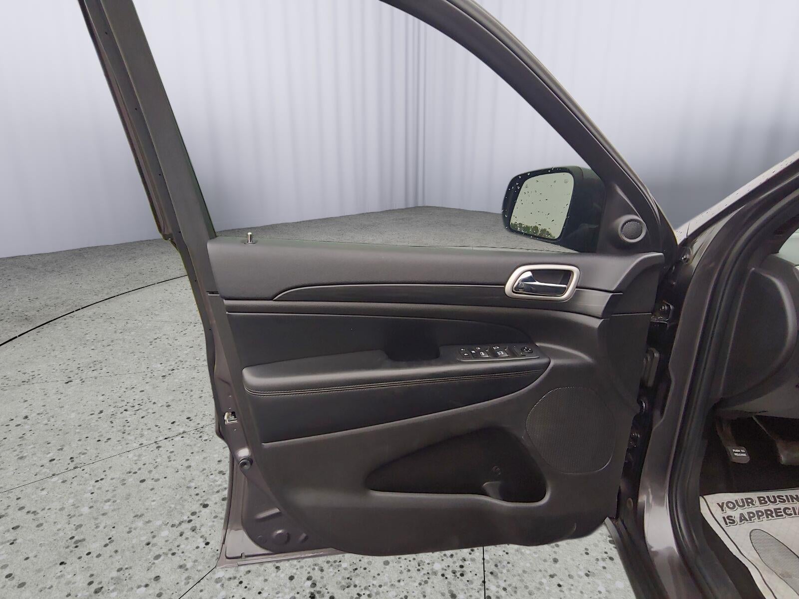 2020 Jeep Grand Cherokee Laredo E