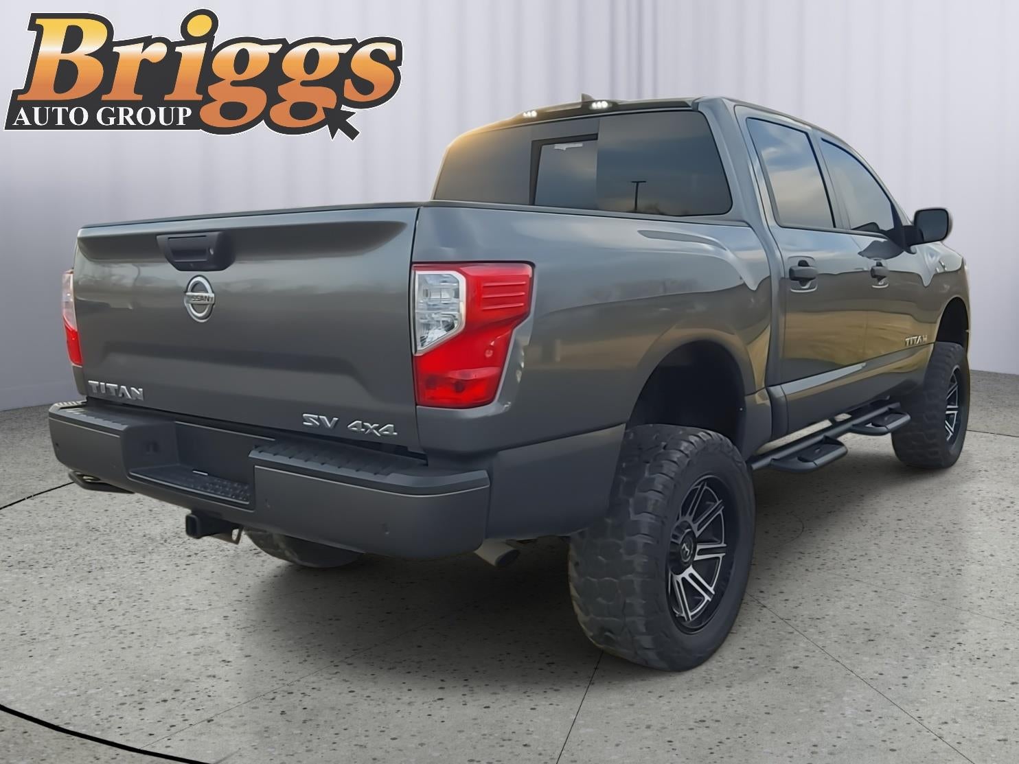 2022 Nissan Titan SV