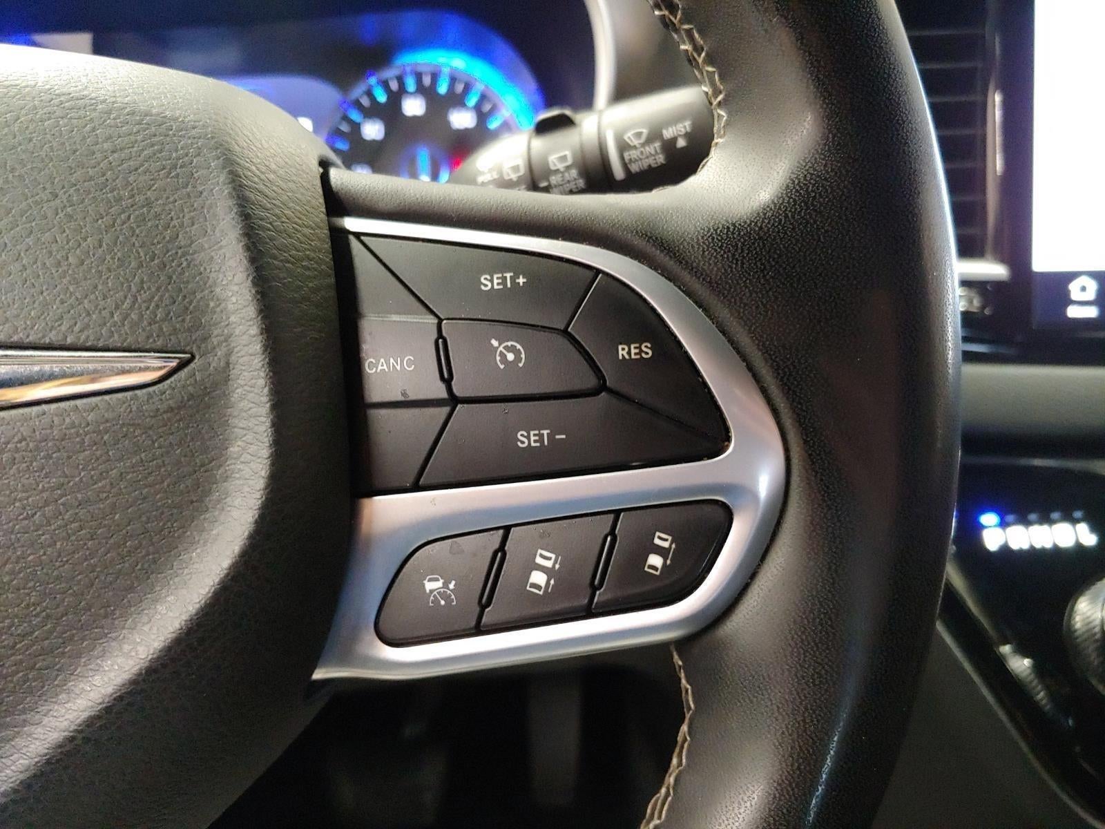 2025 Chrysler Voyager LX