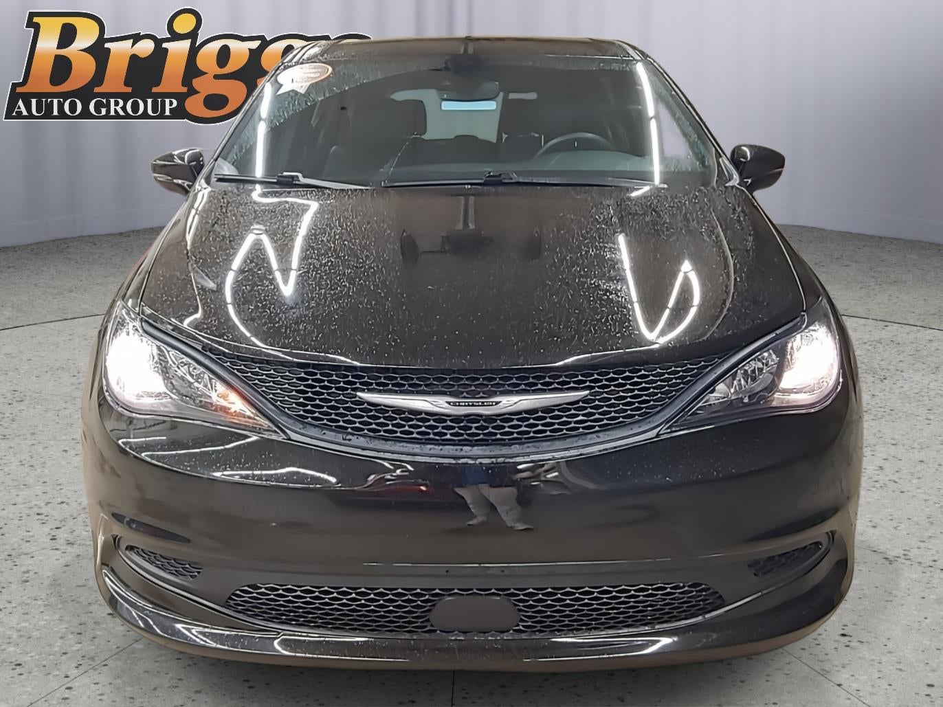 2025 Chrysler Voyager LX