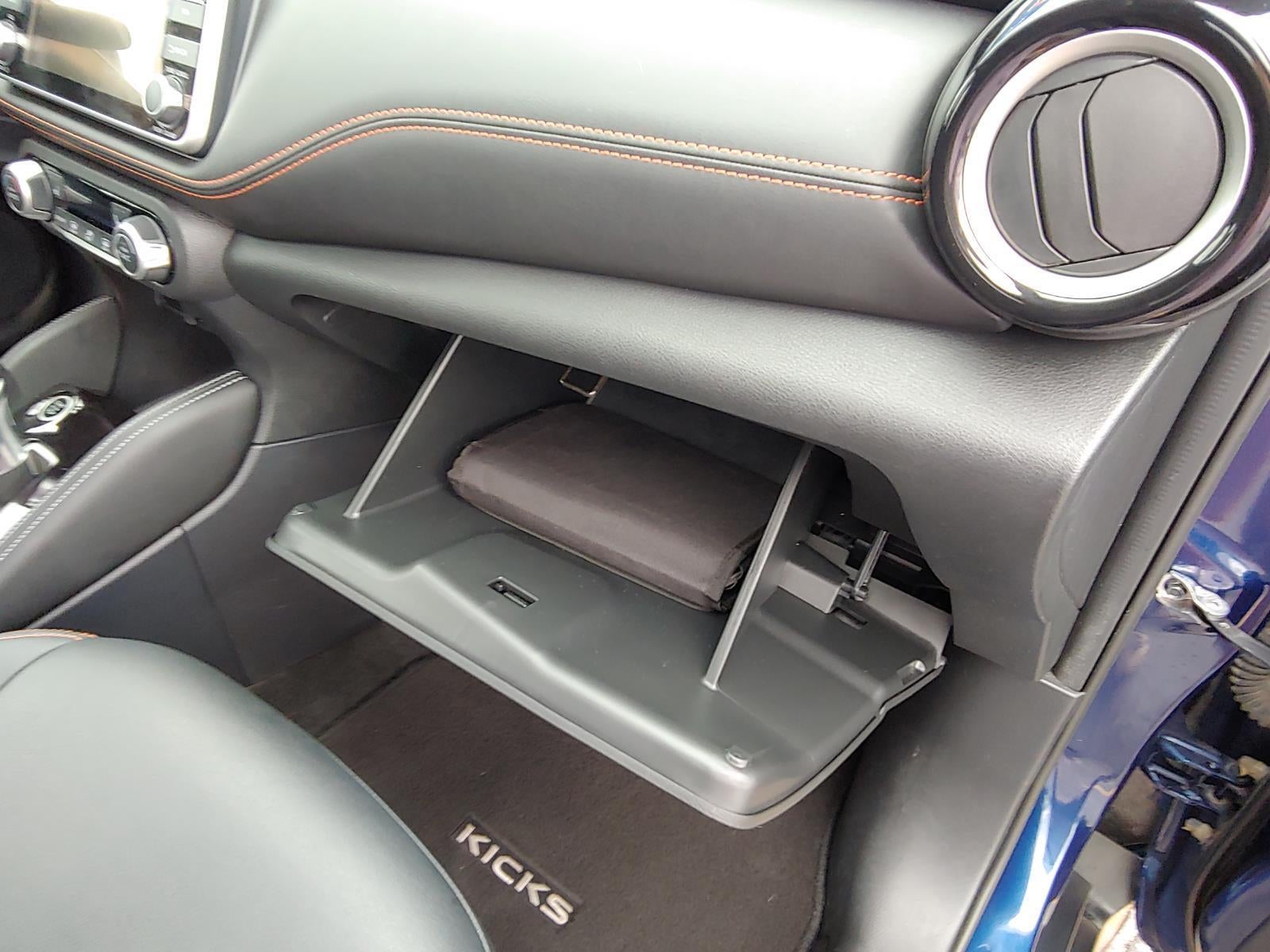 2019 Nissan Kicks SR