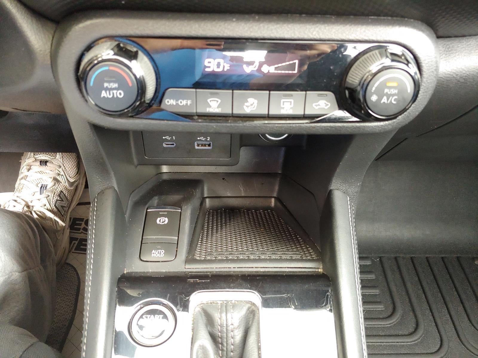 2022 Nissan Kicks SV