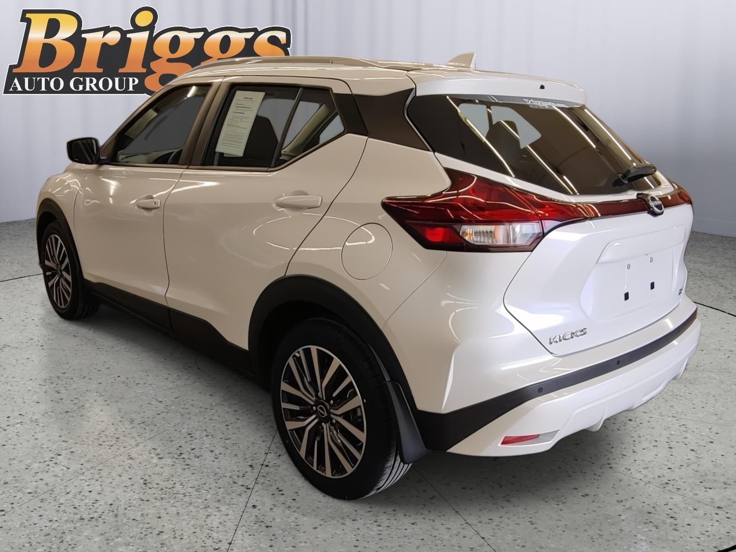 2022 Nissan Kicks SV