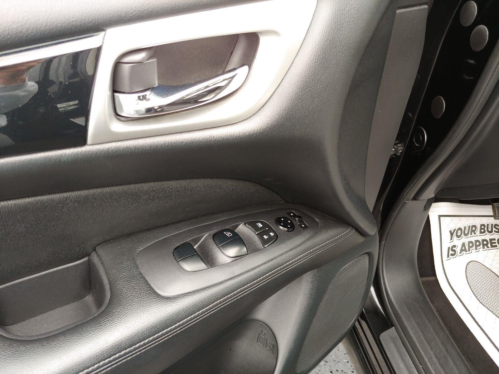 2020 Nissan Pathfinder S