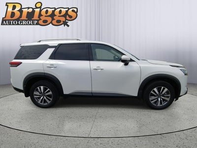 2025 Nissan Pathfinder SL