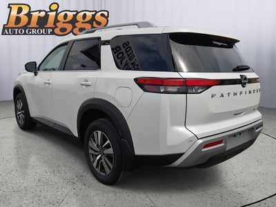 2025 Nissan Pathfinder SL