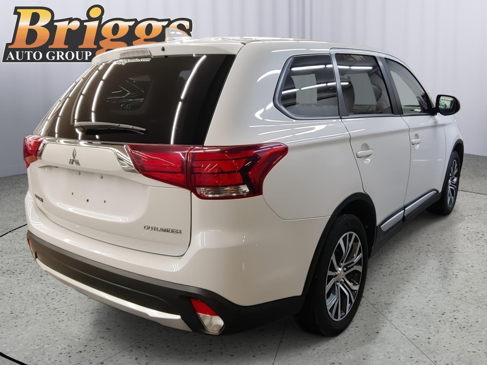 2017 Mitsubishi Outlander ES