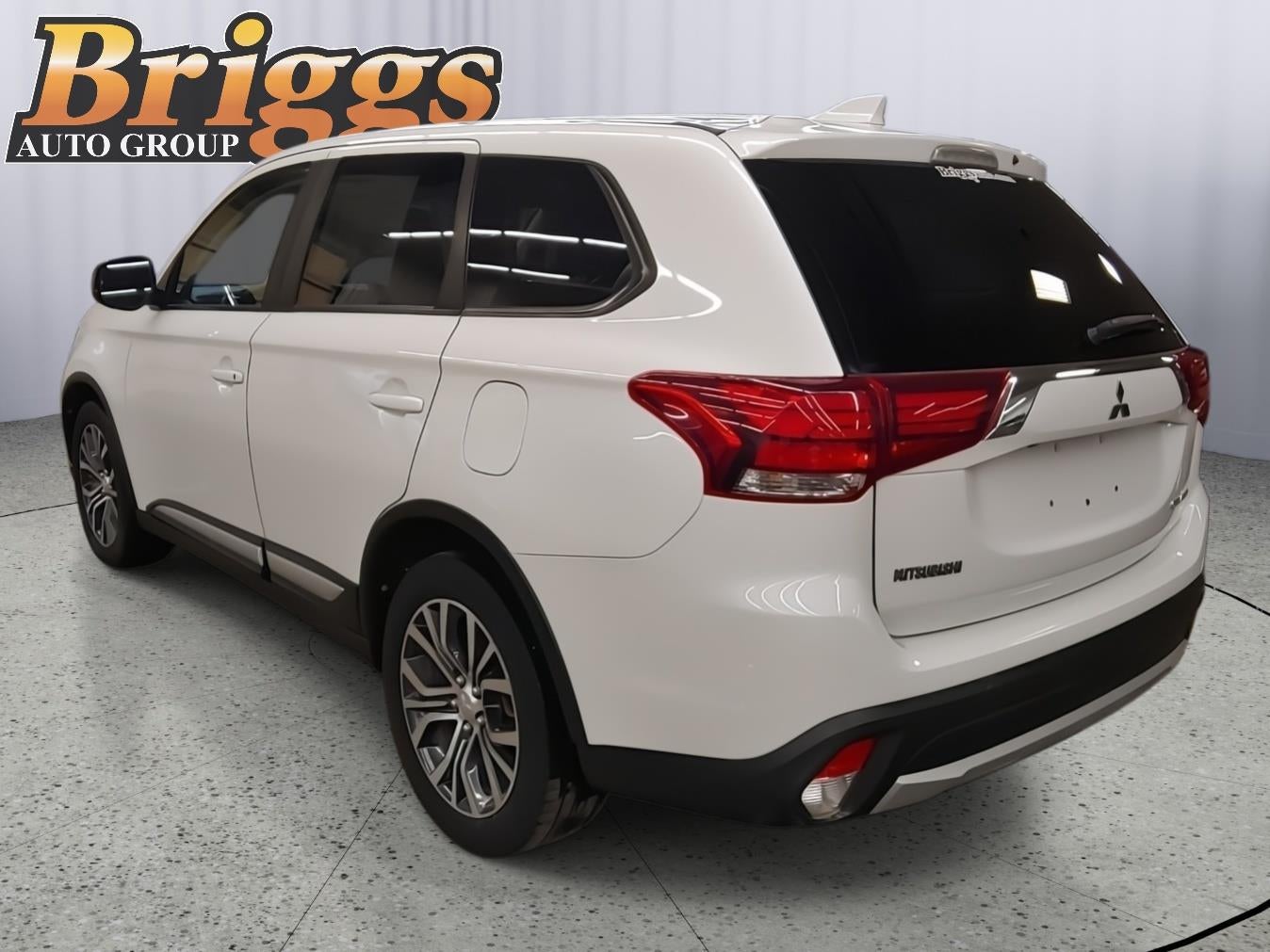 2017 Mitsubishi Outlander ES