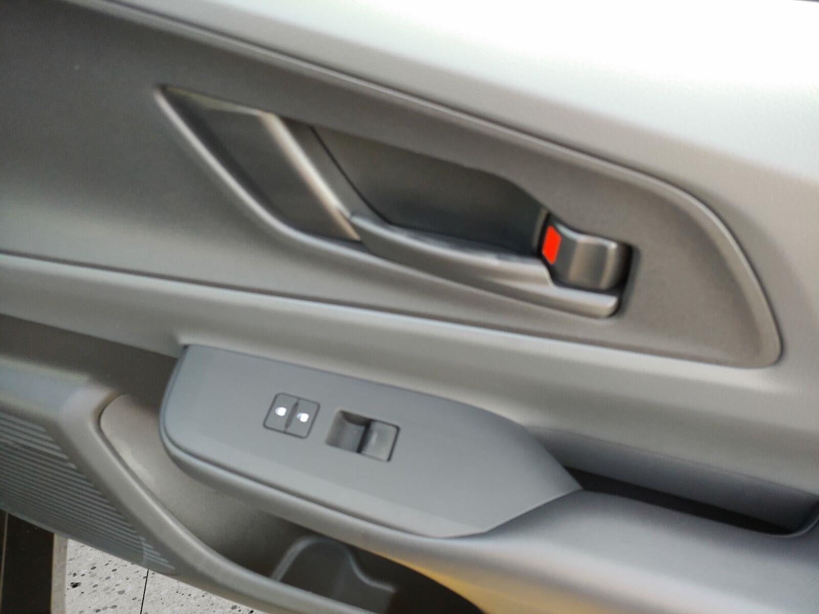 2025 Toyota Prius XLE