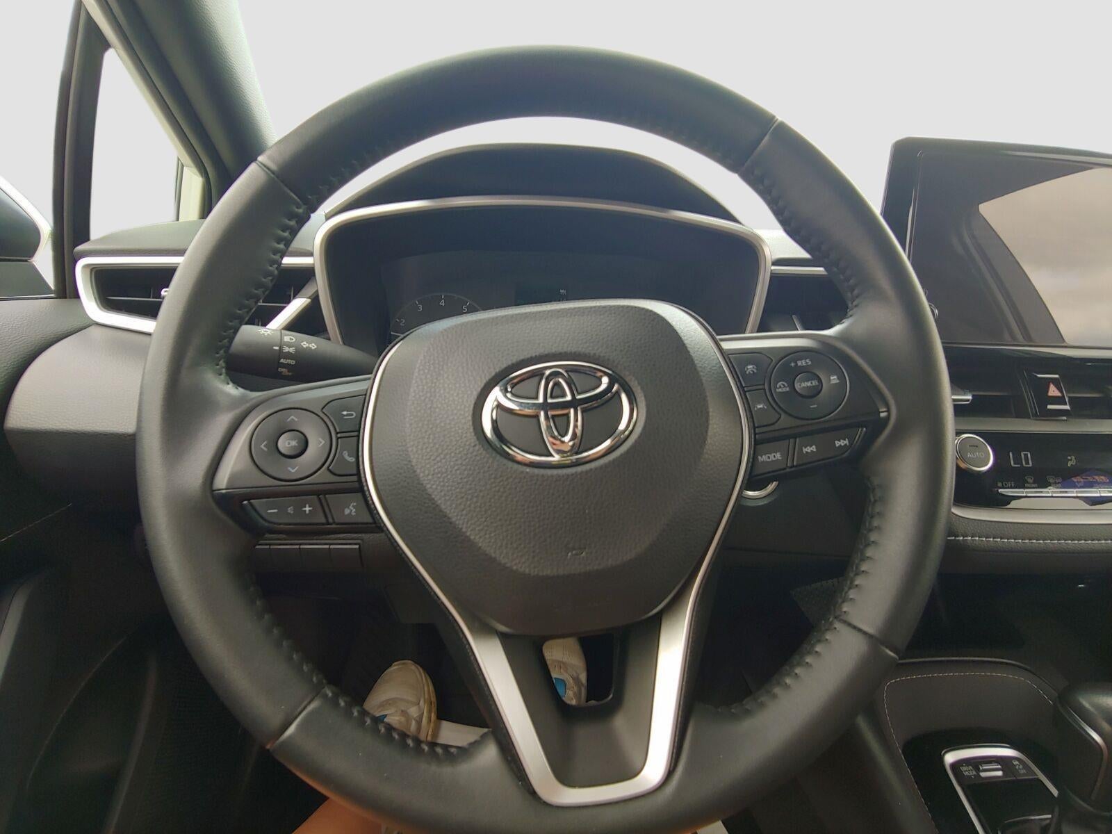 2025 Toyota Corolla Hatchback SE