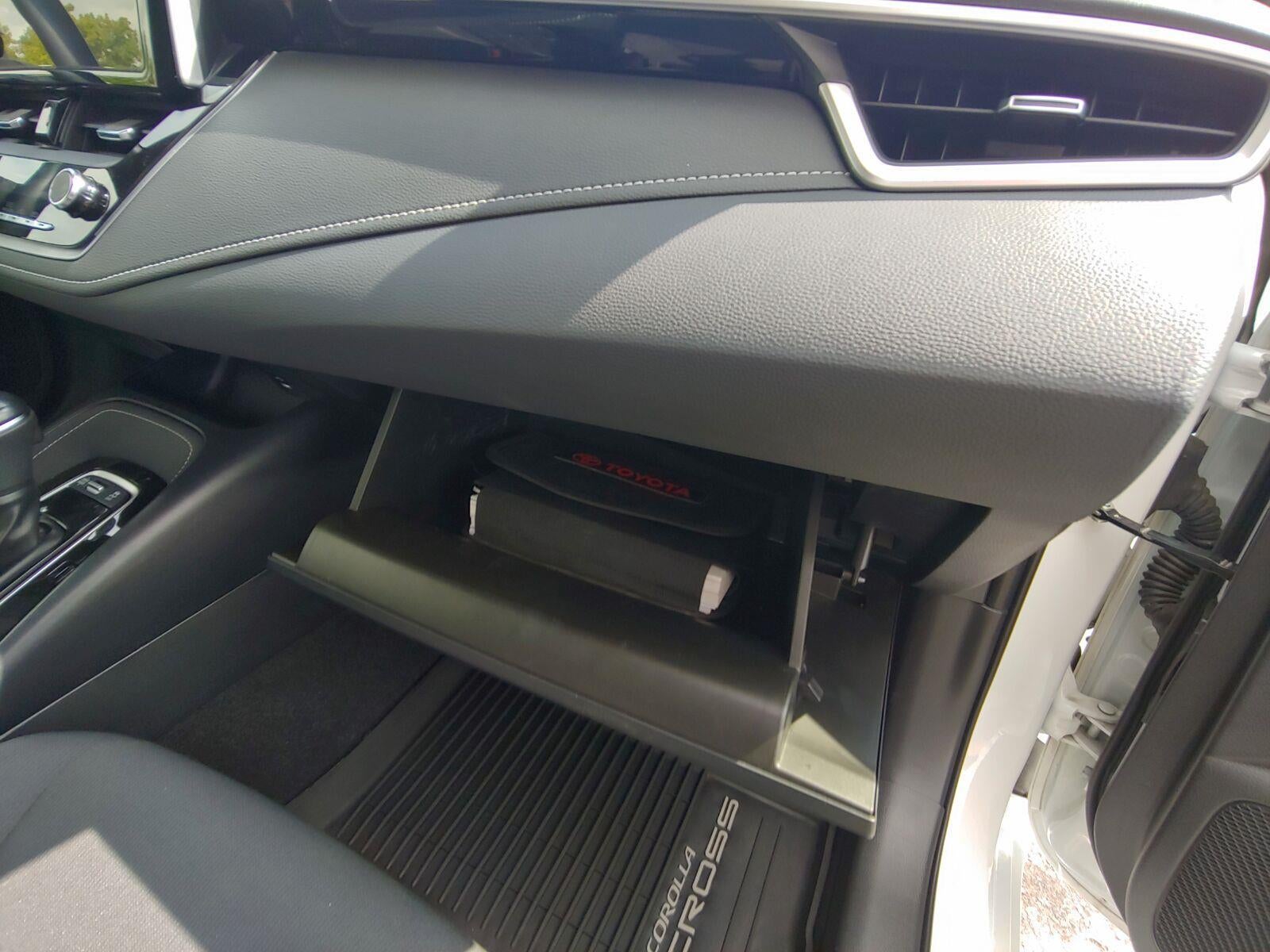 2025 Toyota Corolla Hatchback SE