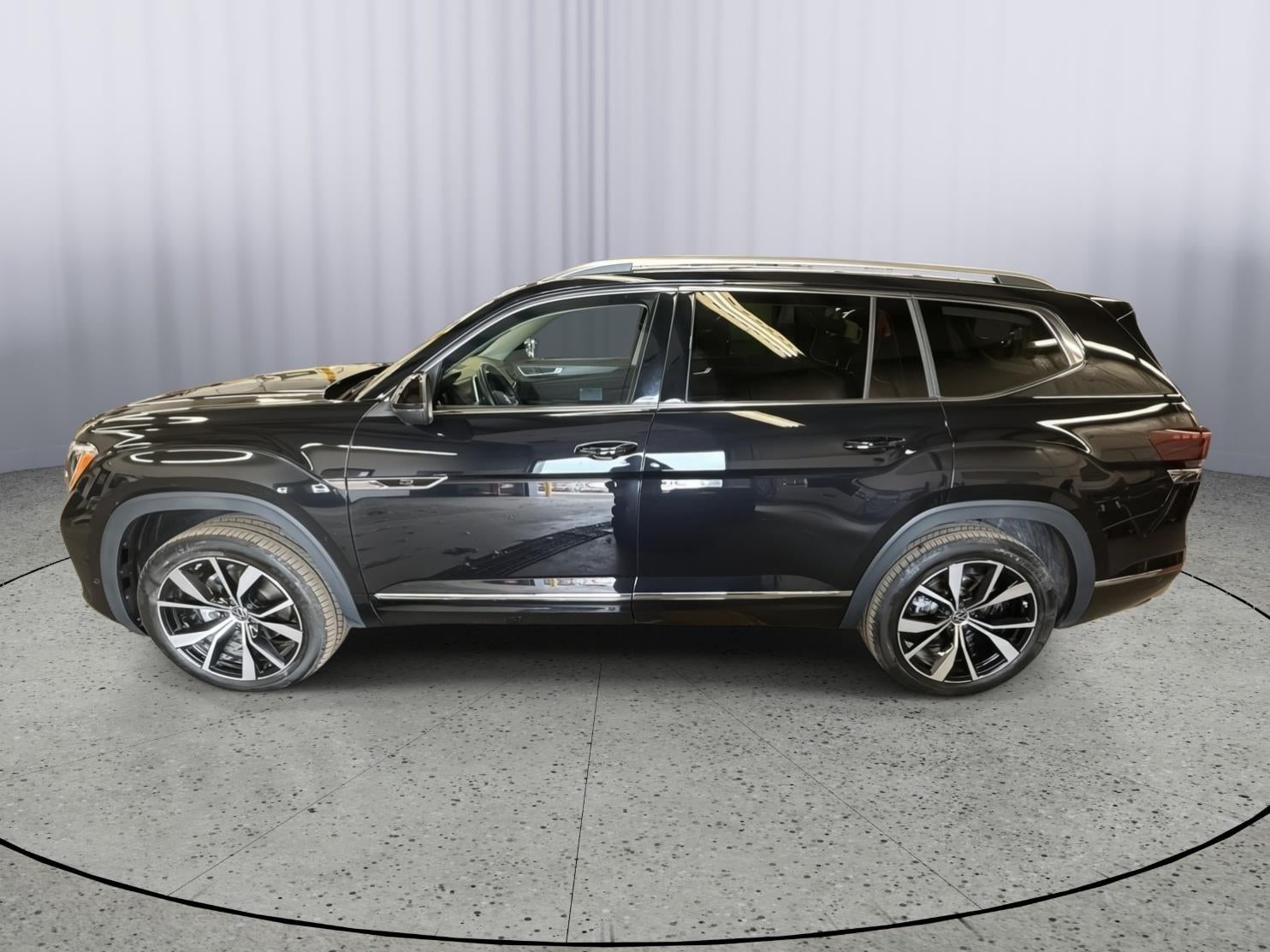 2025 Volkswagen Atlas 2.0T SEL Premium R-Line