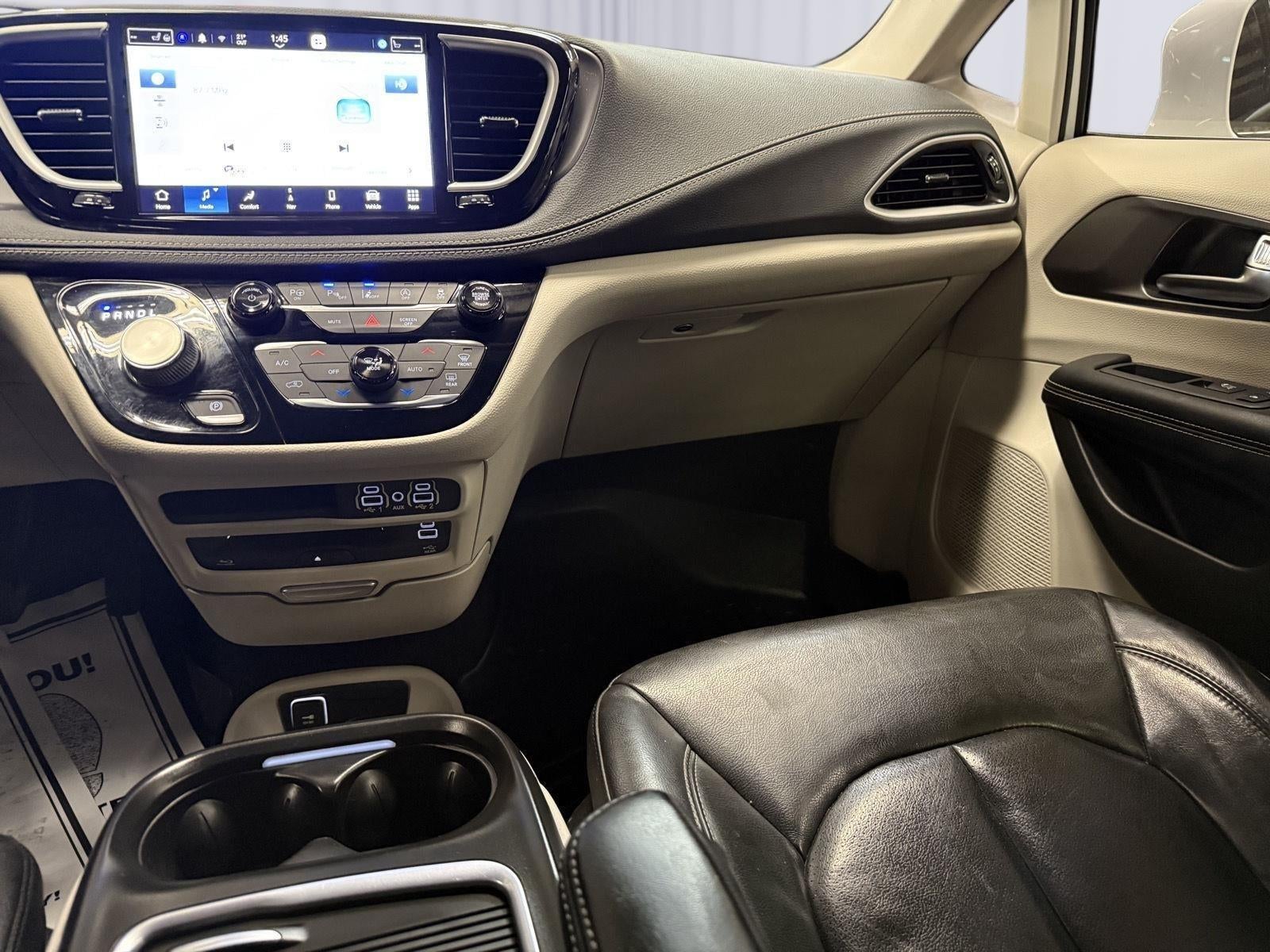 2022 Chrysler Pacifica Touring L