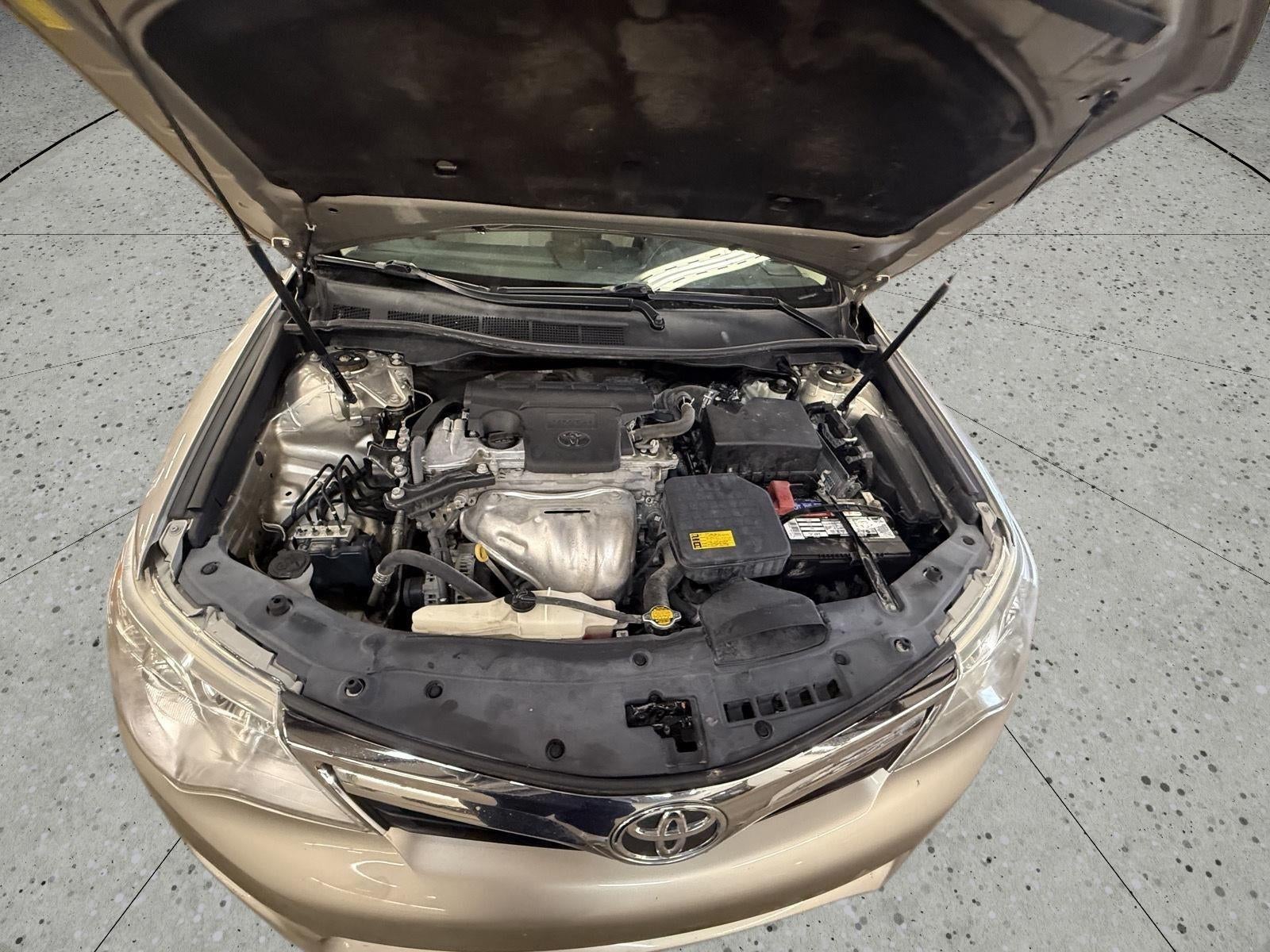 2014 Toyota CAMRY SE