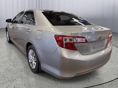 2014 Toyota CAMRY SE